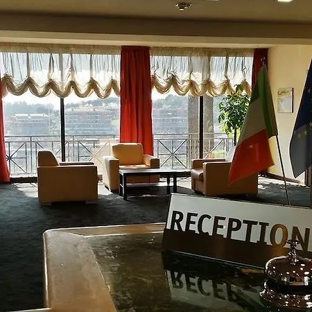 فندق Regal Park 4*