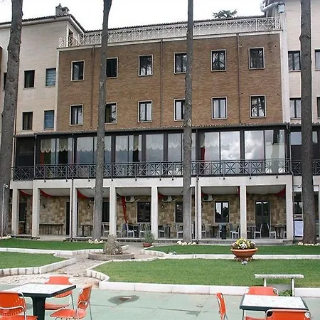 Regal Park روما