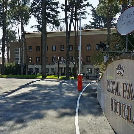 فندق Regal Park 4*