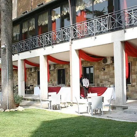 Regal Park فندق 4*